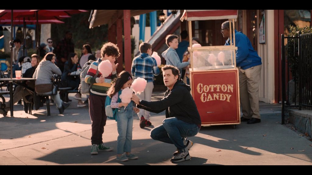 New Balance Trainers of Édgar Ramírez as Carlos Torres in Yes Day (2021) (Image 1)