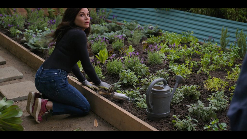New Balance Women's Shoes Worn by Lana Parrilla as Lisa Trammell in The Lincoln Lawyer S02E10 “Bury Your Past” (2023) (Image 2)