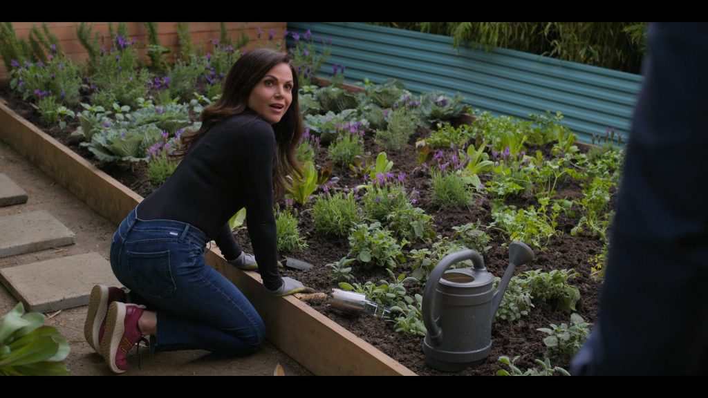New Balance Women's Shoes Worn by Lana Parrilla as Lisa Trammell in The Lincoln Lawyer S02E10 “Bury Your Past” (2023) (Image 3)