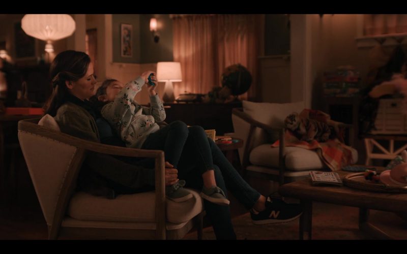 New Balance Women's Sneakers of Jennifer Garner as Allison Torres in Yes Day (2021) (Image 1)