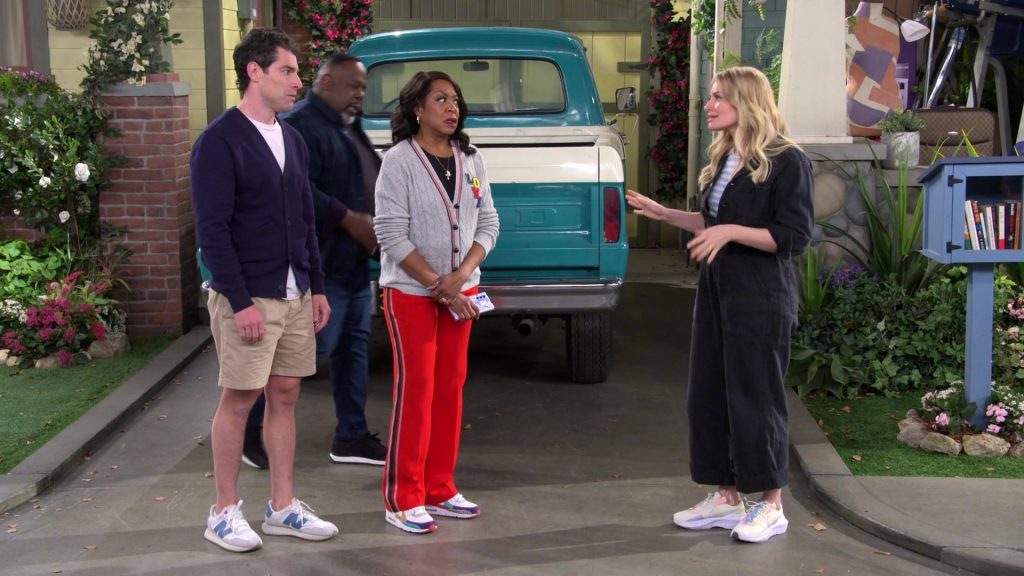 New Balance and Nike Shoes in The Neighborhood S07E11 “Welcome to the e-Neighborhood” (2025) (Image 6)