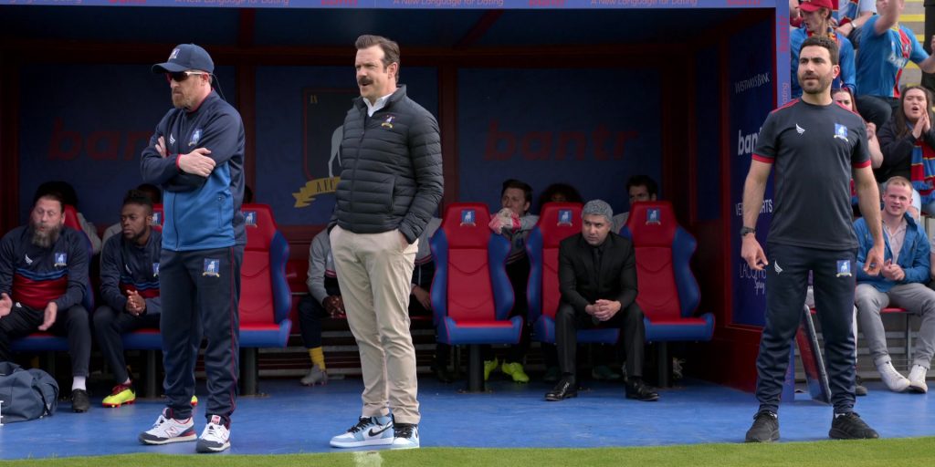 Nike AJ 1 High University Blue Sneakers of Jason Sudeikis in Ted Lasso S02E12 “Inverting the Pyramid of Success” (2021) (Image 3)
