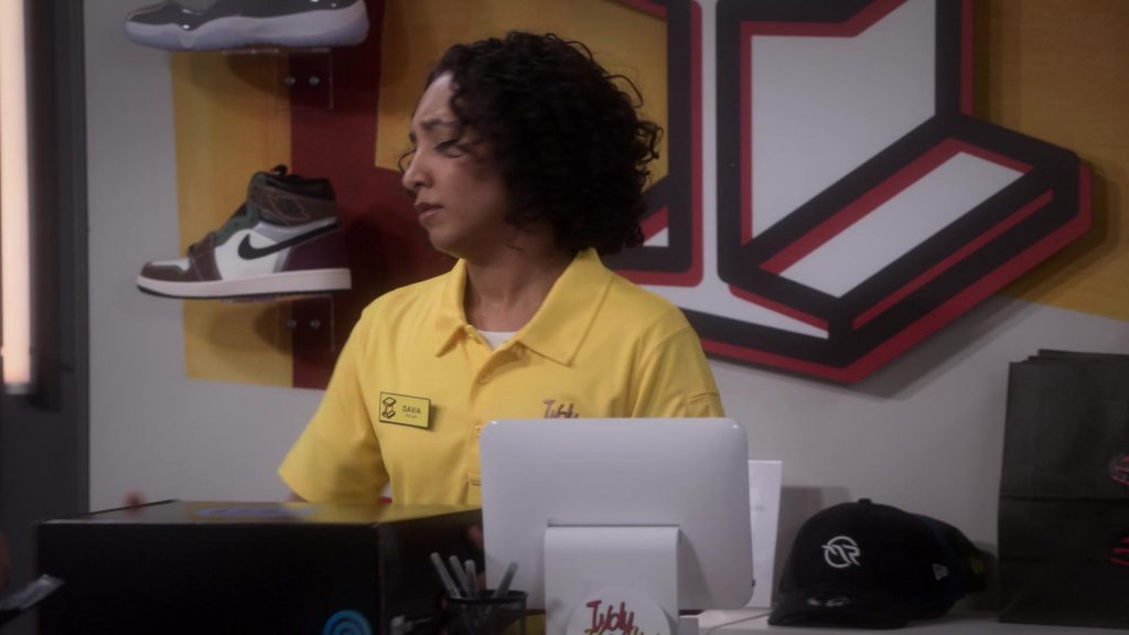 Nike AJ 1 Sneakers in The Upshaws S02E07 “Sista, Sista” (2022) (Image 1)