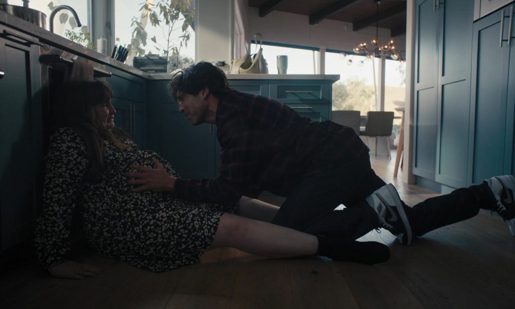 Nike AJ 1 Sneakers of Jon Bernthal as Josh in Sharp Stick (2022) (Image 2)