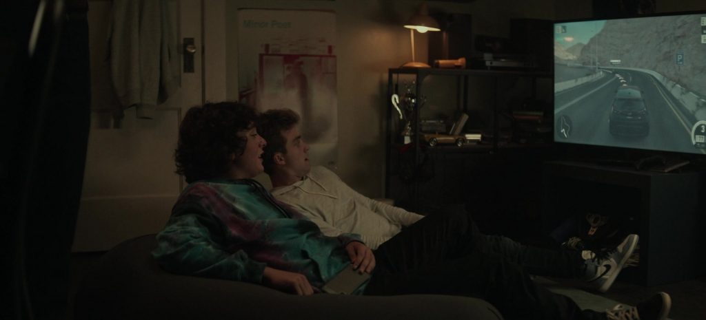 Nike AJ 1 Sneakers of Jordan Elsass as Jonathan Kent in Superman & Lois S02E01 “What Lies Beneath” (2022) (Image 1)