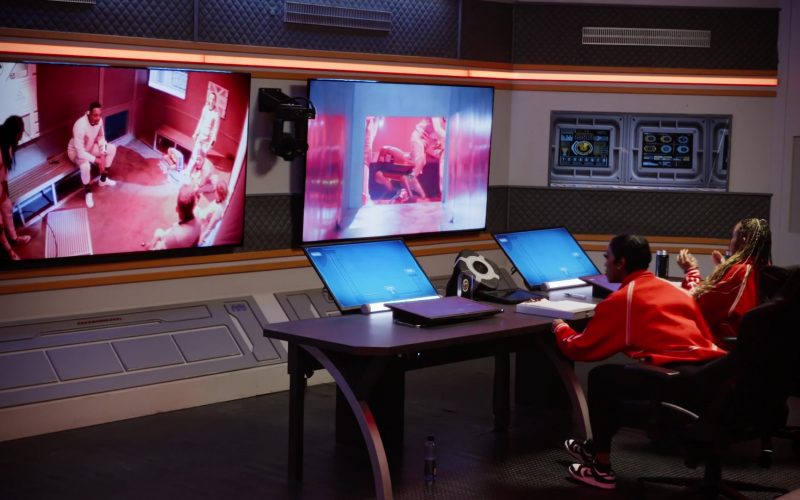 Nike AJ1 Sneakers in Stars on Mars S01E09 “We Are Not Alone” (2023) (Image 1)