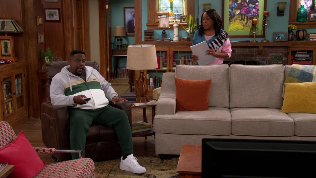 Nike Air Force 1 All-White Sneakers of Cedric the Entertainer as Calvin in The Neighborhood S03E13 “Welcome to the Art Class” (2021) (Image 1)