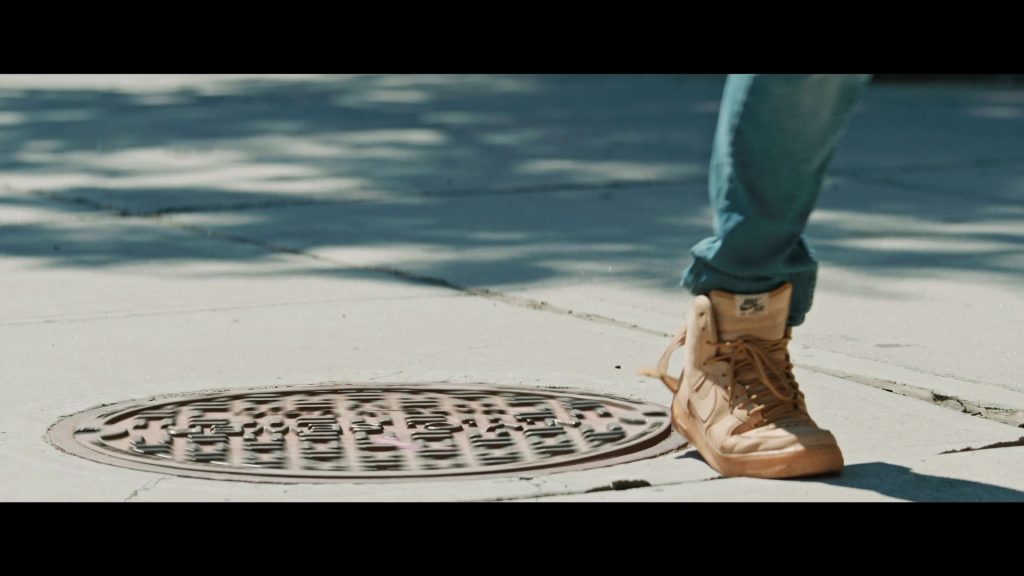 Nike Air Force 1 Sneakers of Anthony Ramos as Usnavi de la Vega in In the Heights (2021) (Image 2)