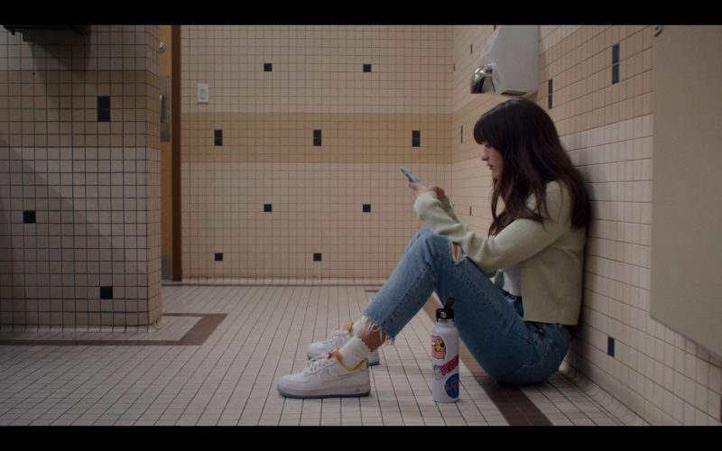 Nike Air Force 1 Sneakers of Chloe East as Naomi in Generation S01E02 “Dickscovery” (2021) (Image 1)