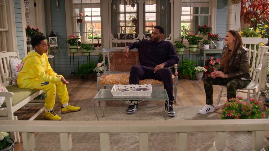 Nike Air Force 1 ‘Speed Yellow-Gum' Sneakers of Isaiah Russell-Bailey as Shaka McKellan in Family Reunion S04E05 “Remember My Funny Valentine” (2021) (Image 1)