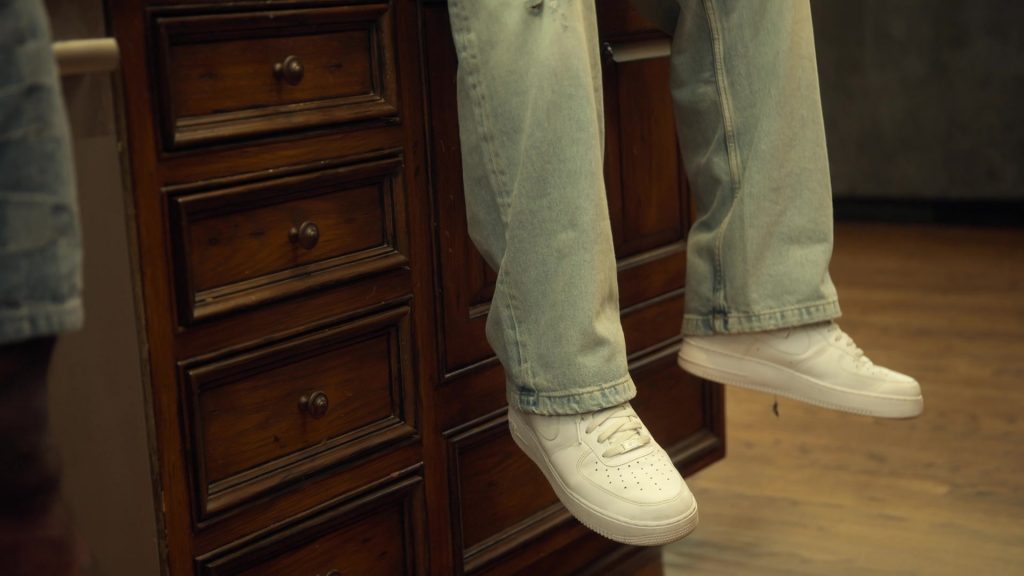 Nike Air Force 1 sneakers in Calabasas Confidential S01E04 “Cowboys Don’t Get Scare” (2026) (Image 1)