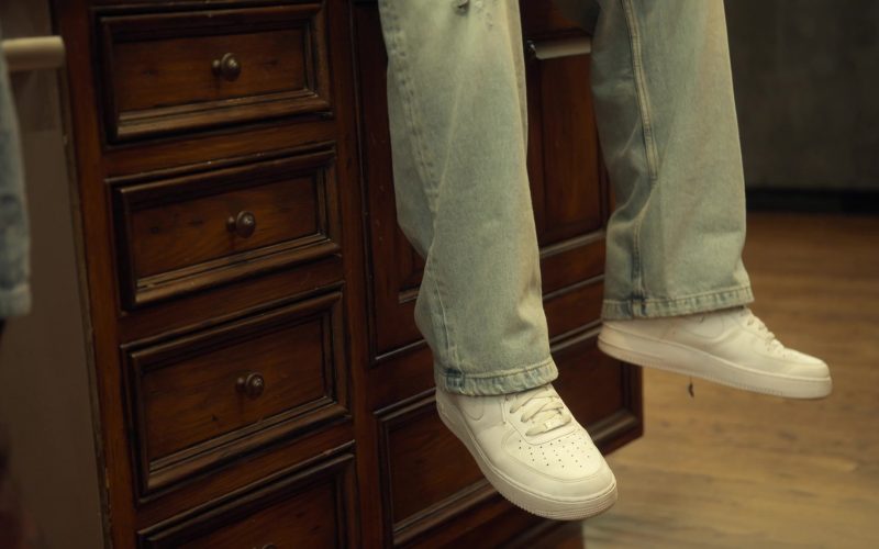 Nike Air Force 1 sneakers in Calabasas Confidential S01E04 “Cowboys Don’t Get Scare” (2026) (Image 1)
