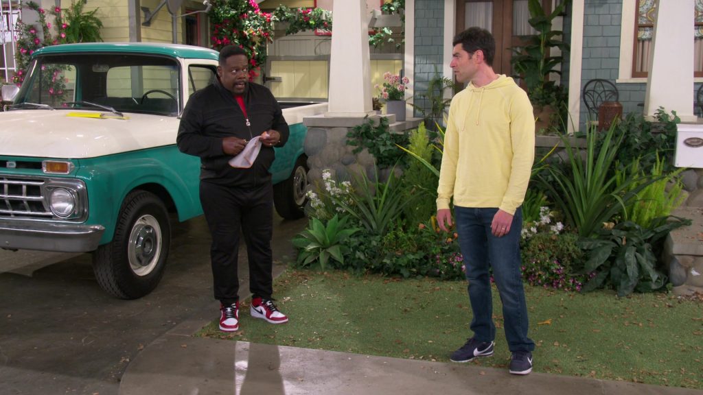 Nike Air Jordan 1 Low Sneakers of Cedric the Entertainer as Calvin Butler in The Neighborhood S03E06 “Welcome to the Turnaround” (2021) (Image 2)