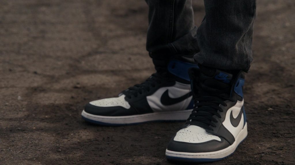 Nike Air Jordan 1 Retro High OG ‘Fragment' Sneakers in The Equalizer S01E04 “It Takes a Village” (2021) (Image 4)