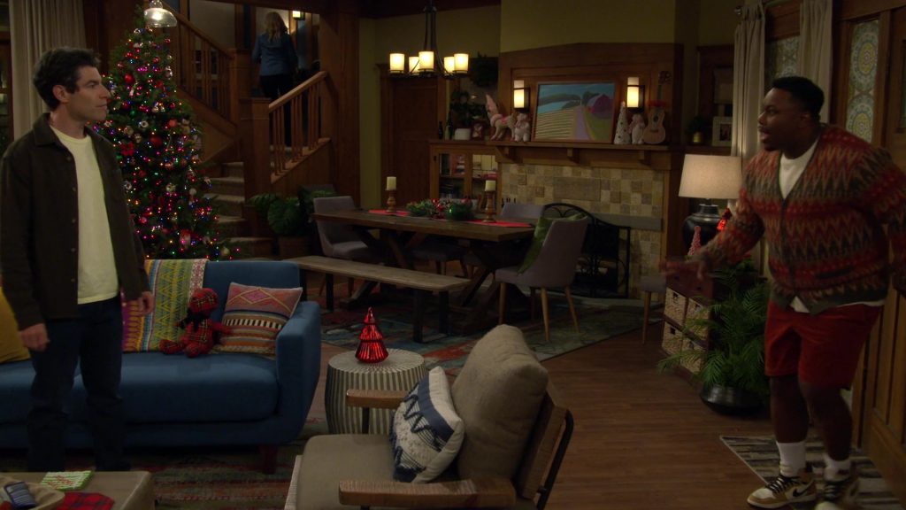 Nike Air Jordan 1 Retro High OG “Rookie of the Year” sneakers in The Neighborhood S08E08 “Welcome to Secrets and Santa” (2025) (Image 4)