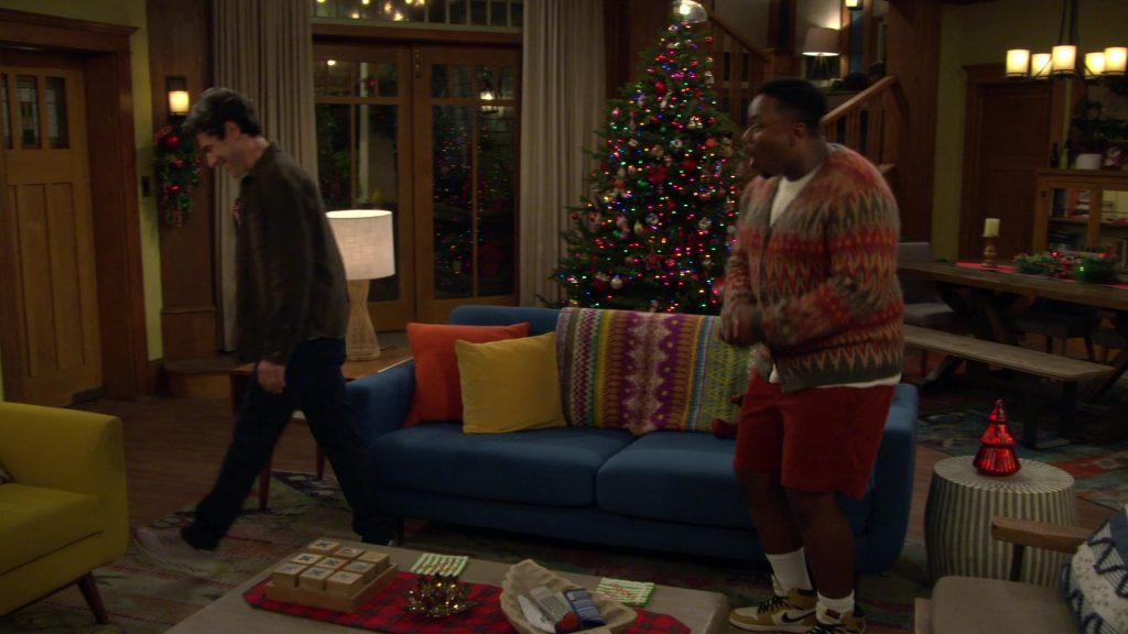 Nike Air Jordan 1 Retro High OG “Rookie of the Year” sneakers in The Neighborhood S08E08 “Welcome to Secrets and Santa” (2025) (Image 7)