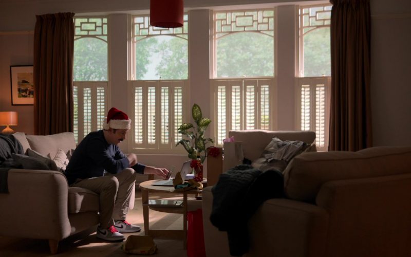 Nike Air Jordan 1 Sneakers Worn by Jason Sudeikis in Ted Lasso S02E04 “Carol of the Bells” (2021) (Image 1)