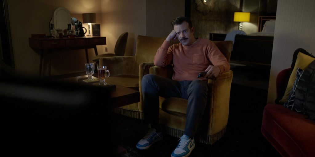 Nike Air Jordan 1 Sneakers Worn by Jason Sudeikis in Ted Lasso S03E06 “Sunflowers” (2023) (Image 2)