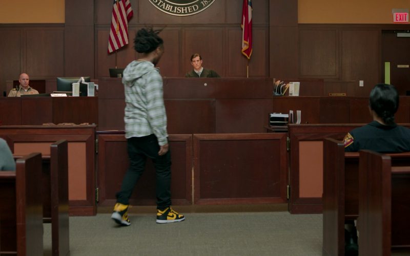 Nike Air Jordan 1 Sneakers in Judge Me Not S01E05 “Lights Out” (2023) (Image 1)