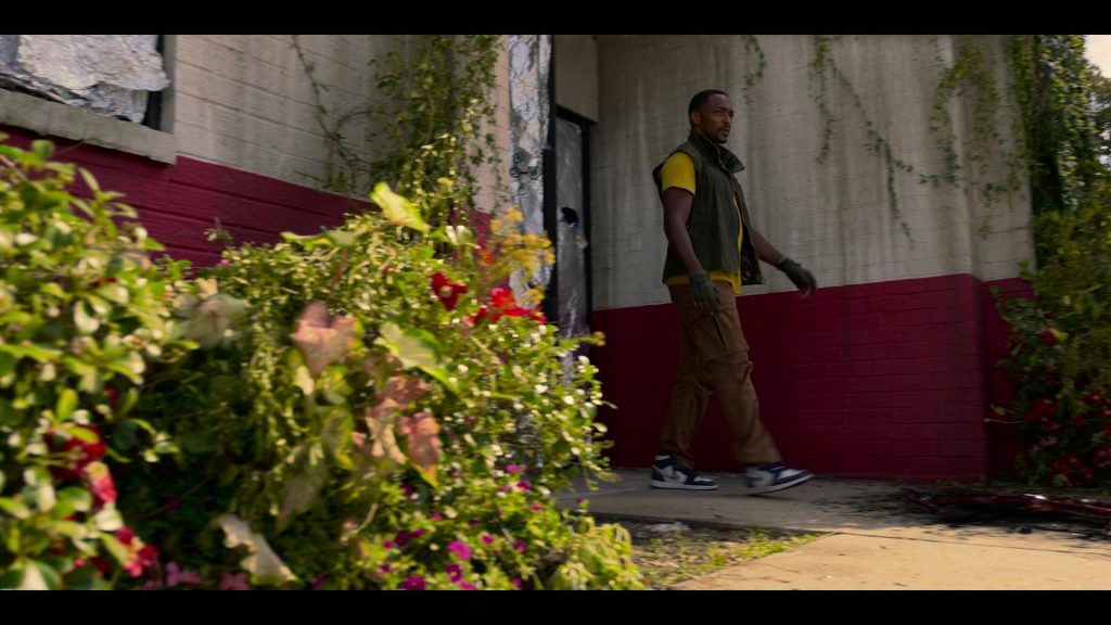 Nike Air Jordan 1 Sneakers of Anthony Mackie as John Doe in Twisted Metal S01E06 “DRVTHRU” (2023) (Image 4)