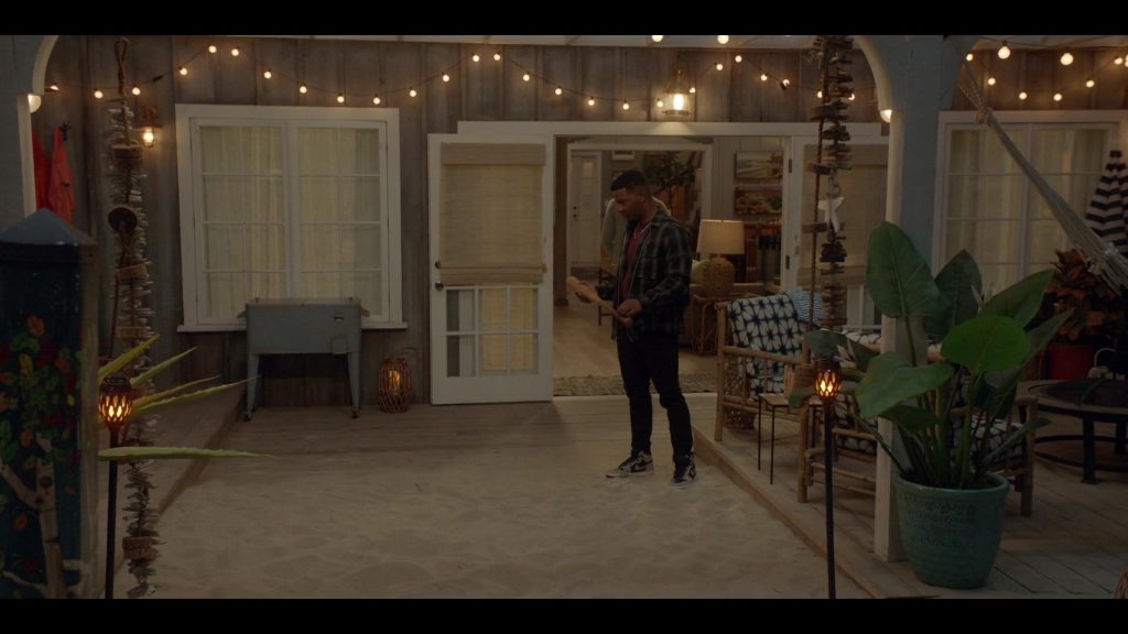 Nike Air Jordan 1 Sneakers of Daniel Ezra as Spencer James in All American S05E09 “Feel It in the Air” (2023) (Image 2)