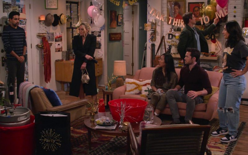 Nike Air Jordan 1 Sneakers of Francia Raisa as Valentina in How I Met Your Father S01E04 “Dirrty Thirty” (2022) (Image 1)