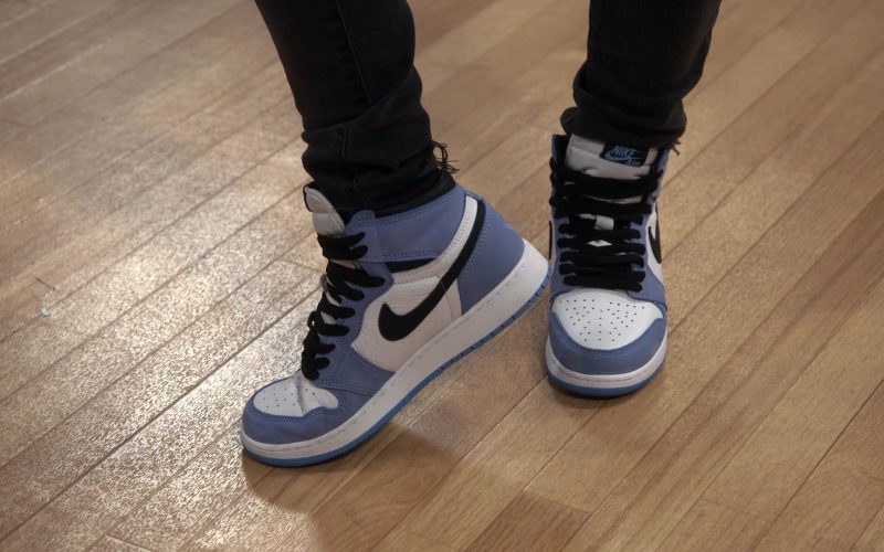 Nike Air Jordan 1 Sneakers of Isabella Gomez as Alicia Adams in Head of the Class S01E05 “YOLO” (2021) (Image 1)
