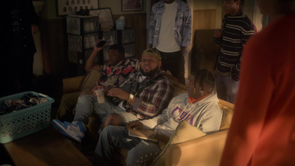 Nike Air Jordan 1 x Off- White Sneakers in Grown-ish S06E12 “Get Rich or Die Tryin'” (2024) (Image 8)