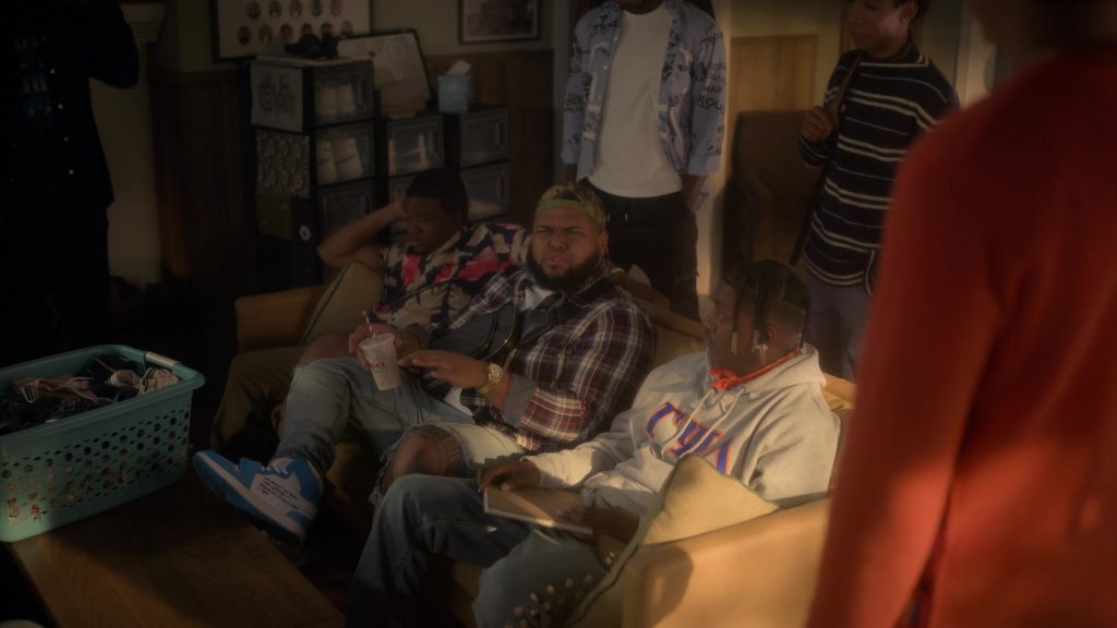 Nike Air Jordan 1 x Off- White Sneakers in Grown-ish S06E12 “Get Rich or Die Tryin'” (2024) (Image 9)