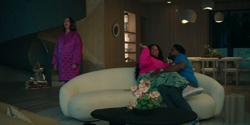 Nike Air Jordan 4 RM “Pink Oxford” sneaker in Loot S03E07 “Billionaire, Beautiful and True” (2025) (Image 2)