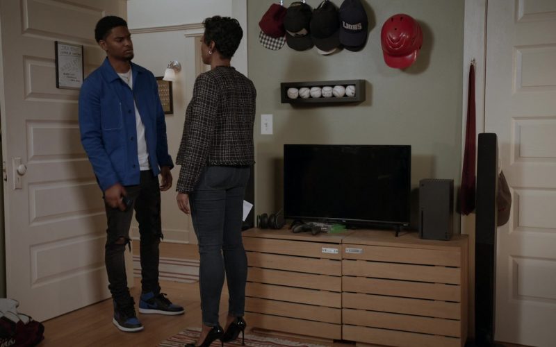 Nike Air Jordan I Shoes of Sylvester Powell as Jessie ‘JR' Raymond in All American - Homecoming S01E11 “What Now” (2022) (Image 1)