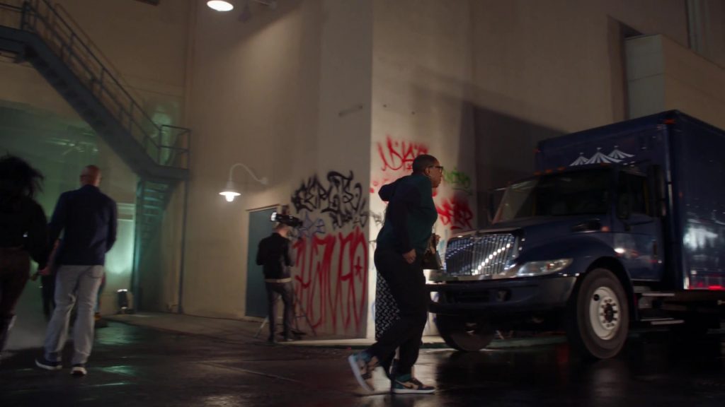 Nike Air Jordan I Sneakers Worn by Aisha Hinds as Henrietta ‘Hen' Wilson in 9-1-1 S05E15 “FOMO” (2022) (Image 1)