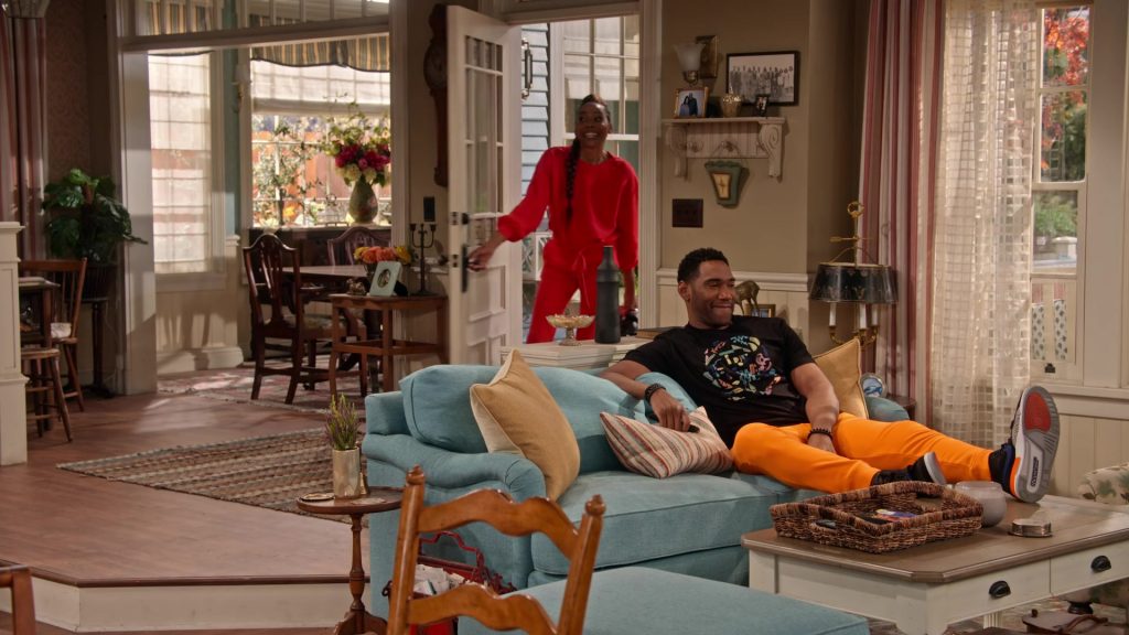 Nike Air Jordan Legacy 312 Sneakers of Anthony Alabi as Moz McKellan in Family Reunion S04E07 “Remember M'Dear's Roast” (2021) (Image 2)