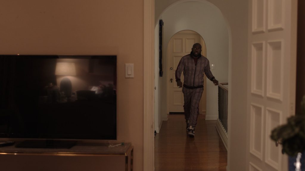 Nike Air Jordan Sneakers in Bookie S02E04 “Make It Look Like an Accident” (2025) (Image 2)