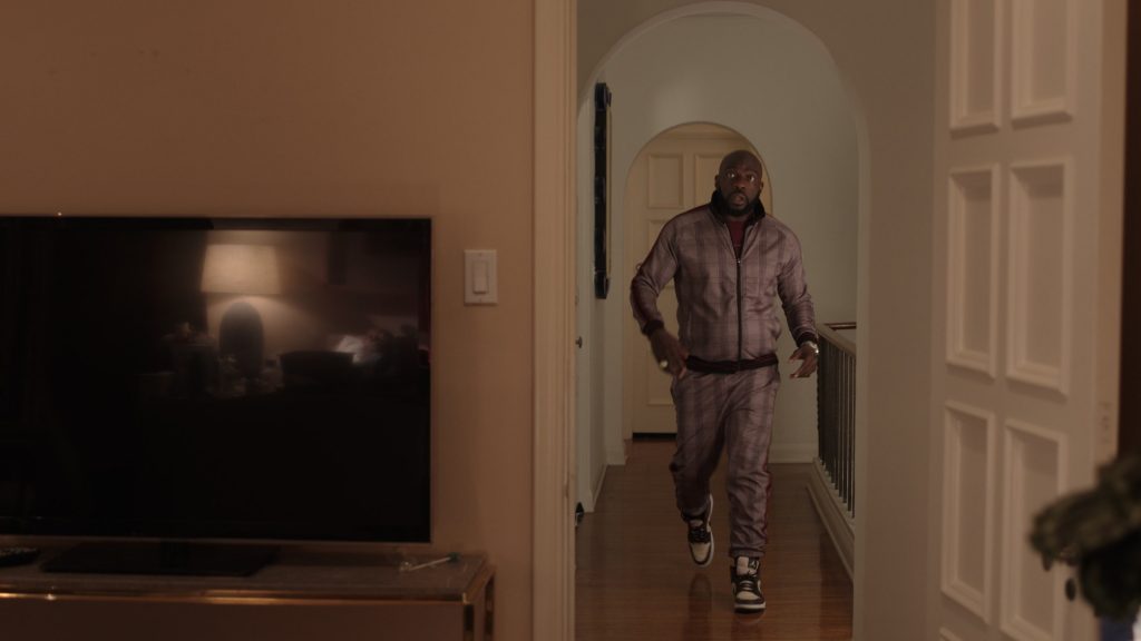 Nike Air Jordan Sneakers in Bookie S02E04 “Make It Look Like an Accident” (2025) (Image 3)