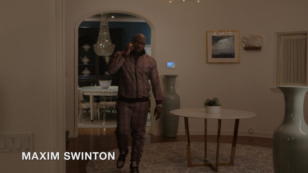 Nike Air Jordan Sneakers in Bookie S02E05 “Fruit's For Partners” (2025) (Image 5)