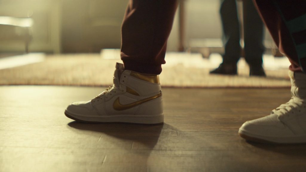 Nike Air Jordan Sneakers in Brilliant Minds S01E02 (2024) (Image 6)
