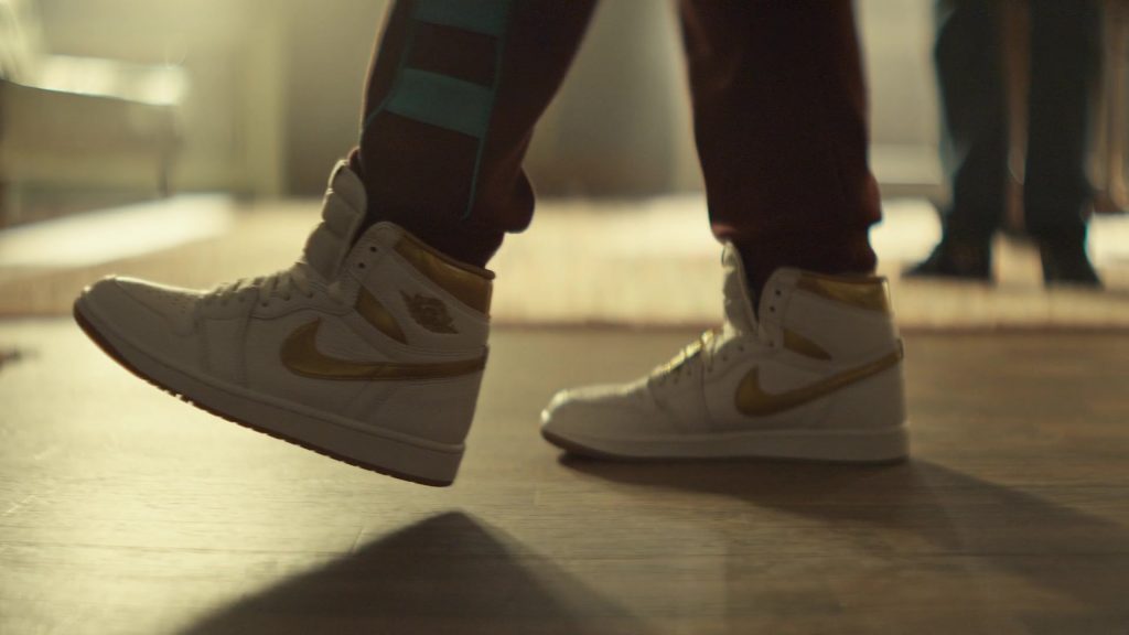 Nike Air Jordan Sneakers in Brilliant Minds S01E02 (2024) (Image 8)