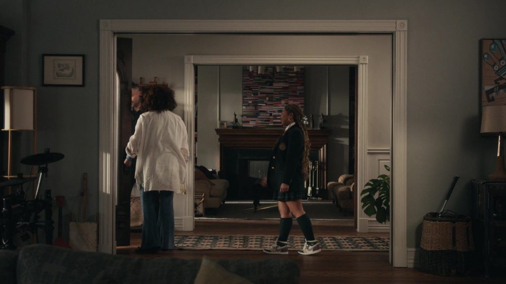 Nike Air Jordan Sneakers in The Equalizer S04E02 “Full Throttle” (2024) (Image 5)