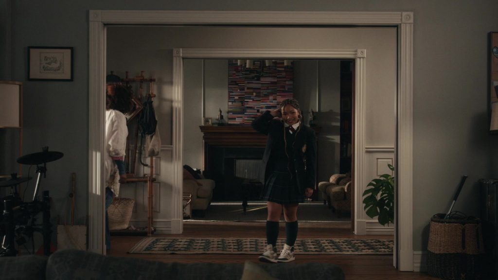 Nike Air Jordan Sneakers in The Equalizer S04E02 “Full Throttle” (2024) (Image 8)