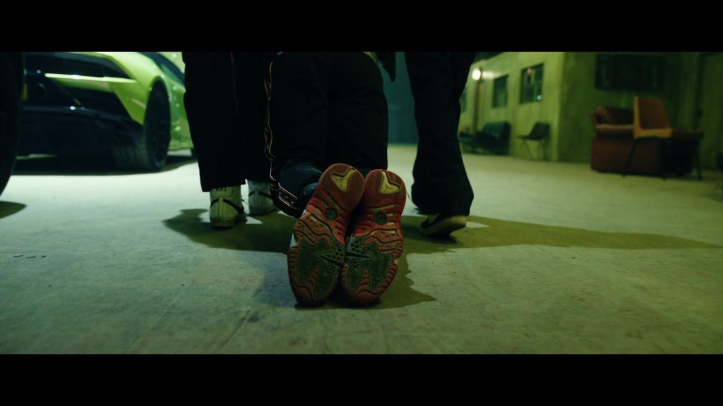 Nike Air Jordan Sneakers in The Gentlemen S01E03 “Where's My Weed At” (2024) (Image 5)