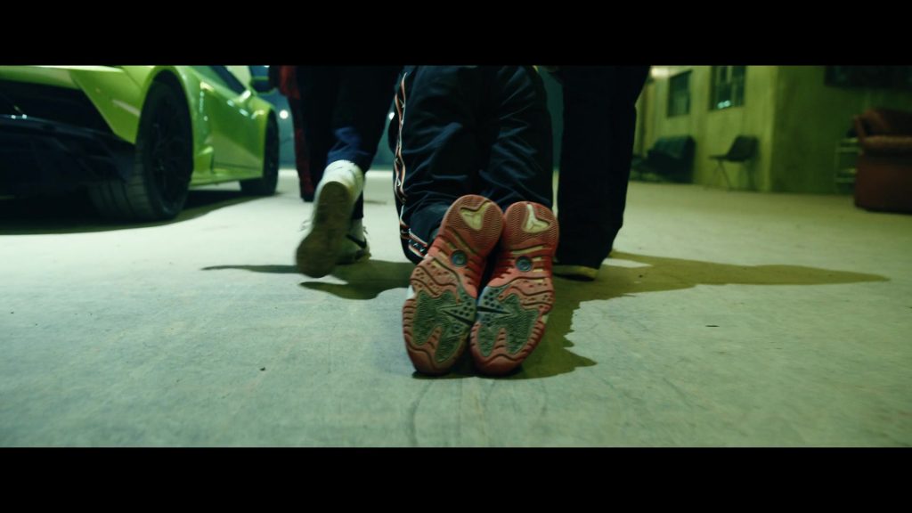 Nike Air Jordan Sneakers in The Gentlemen S01E03 “Where's My Weed At” (2024) (Image 6)