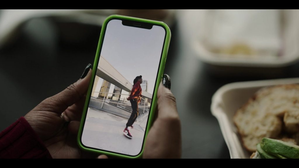 Nike Air Jordan Sneakers in The Lincoln Lawyer S03E02 “Special Circumstances” (2024) (Image 4)