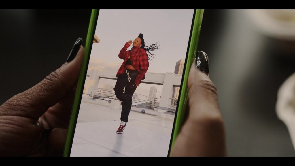 Nike Air Jordan Sneakers in The Lincoln Lawyer S03E02 “Special Circumstances” (2024) (Image 8)