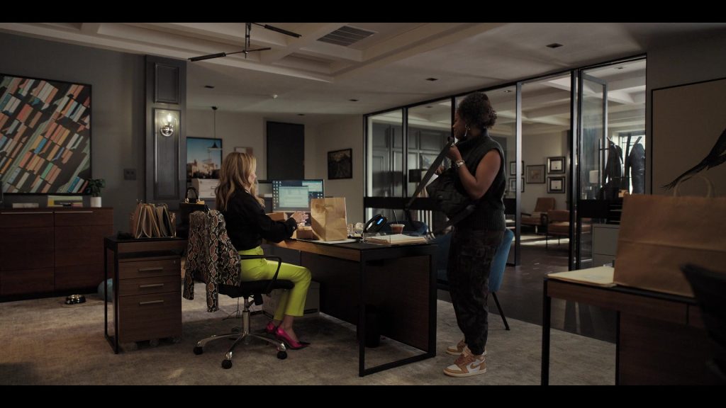 Nike Air Jordan Sneakers in The Lincoln Lawyer S03E04 “Rearview Blindspots” (2024) (Image 1)