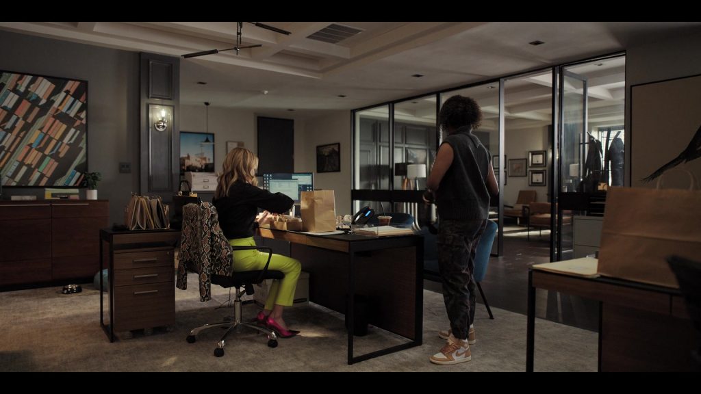 Nike Air Jordan Sneakers in The Lincoln Lawyer S03E04 “Rearview Blindspots” (2024) (Image 2)