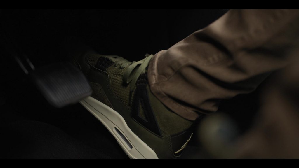 Nike Air Jordan Sneakers in The Lincoln Lawyer S03E05 “What Happens in Victorville” (2024) (Image 1)