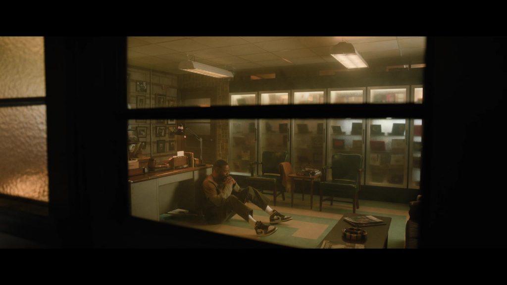 Nike Air Jordan Sneakers in The Madness S01E04 “Radioactive” (2024) (Image 13)
