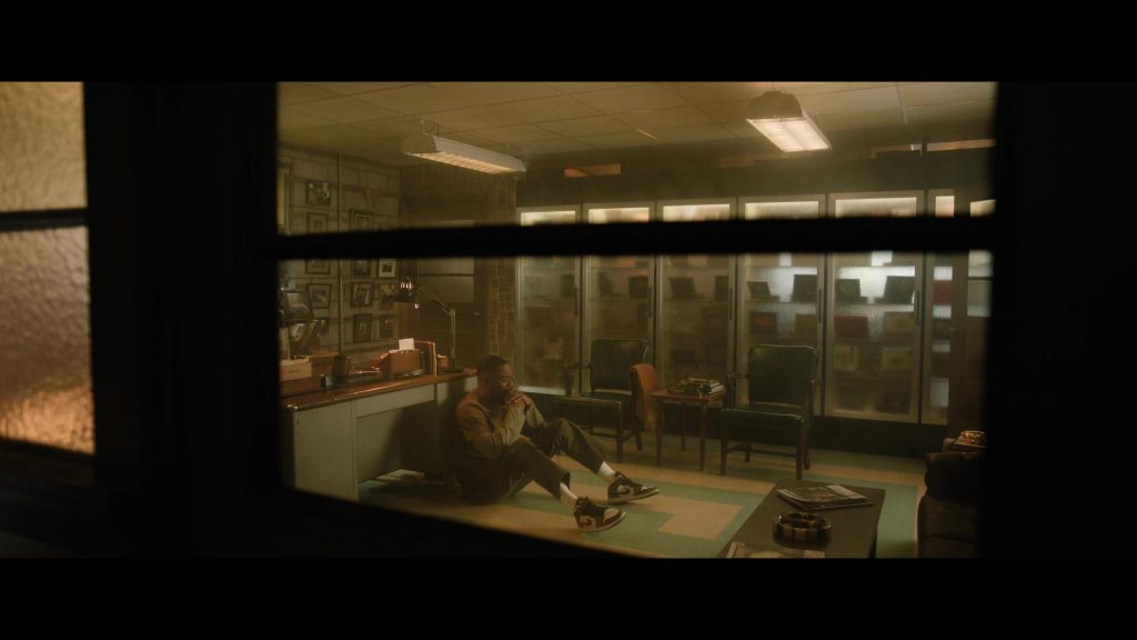 Nike Air Jordan Sneakers in The Madness S01E04 “Radioactive” (2024) (Image 14)