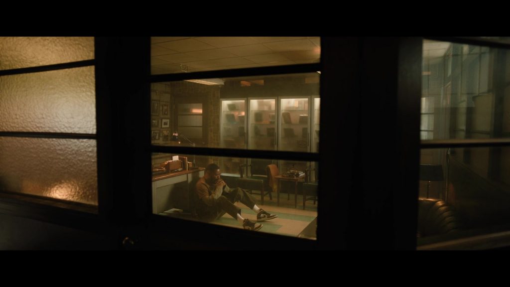 Nike Air Jordan Sneakers in The Madness S01E04 “Radioactive” (2024) (Image 19)